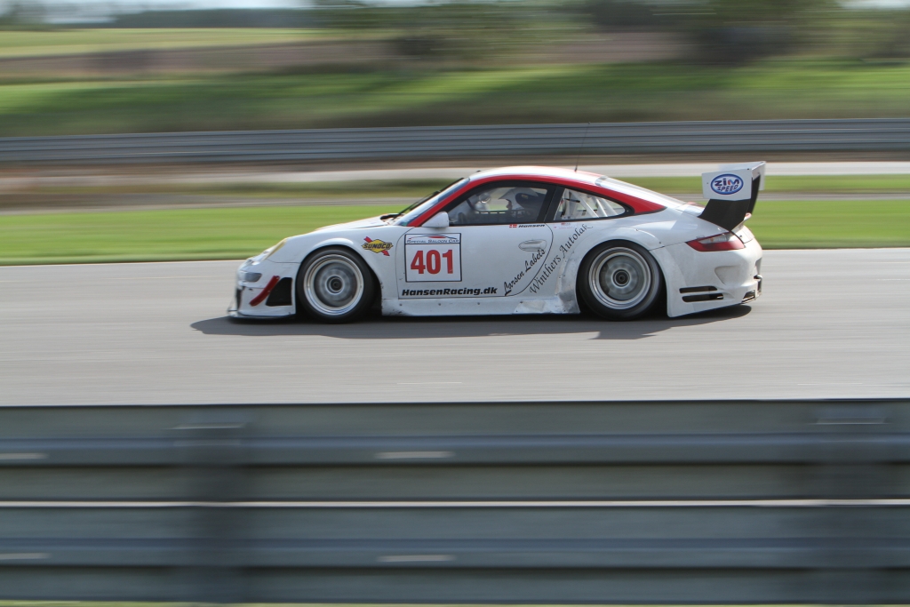 Put the pedal to the metal
(Foto: Gripping Media)